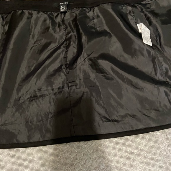 Forever 21 suede black mini skirt sz m euc zip up slim fit - Picture 9 of 10
